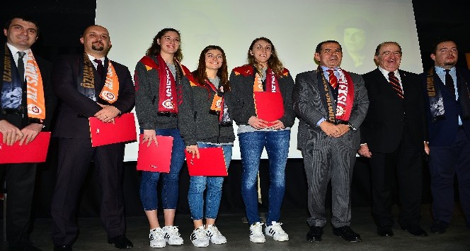 Galatasaray, başarılı voleybolculara Divan Başarı Beratı verdi