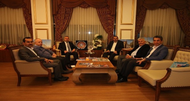 Antalya’da AK Partili ilçe belediyelerine ziyaret