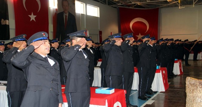Bitlis Polis Meslek Eğitim Merkezinde mezuniyet töreni