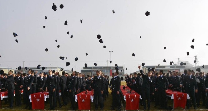Afyonkarahisar Polis Meslek Eğitim Merkezi mezuniyet töreni düzenlendi