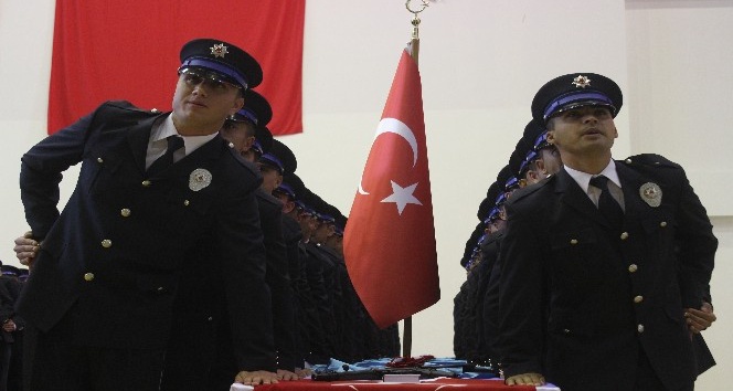 Karaman’da polis adaylarının mezuniyet sevinci