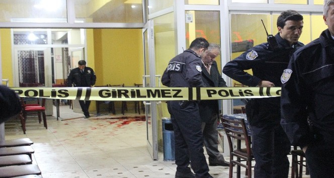Husumetlisi tarafından iş yerinde vurulan kahvehaneci ağır yaralandı
