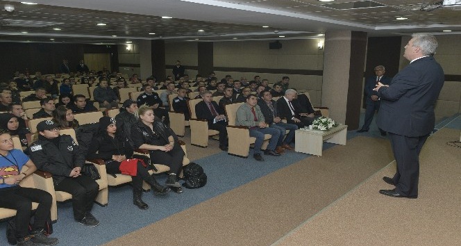 Karaman’da polis ve özel güvenlik görevlilerinin işbirliğine yönelik bilgilendirme toplantısı