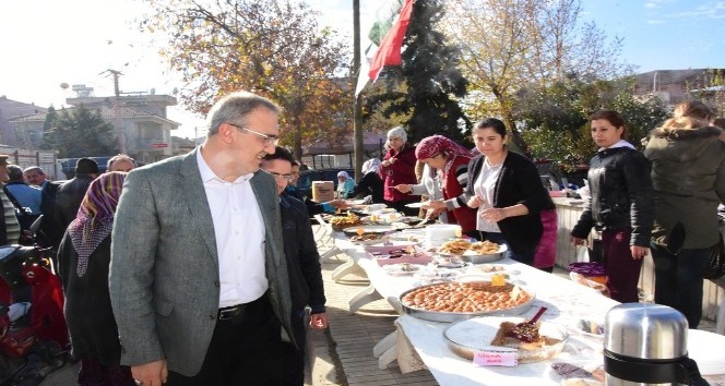 Başkan Karaçoban Kur’an Kursu inşaatı için düzenlenen kermese katıldı