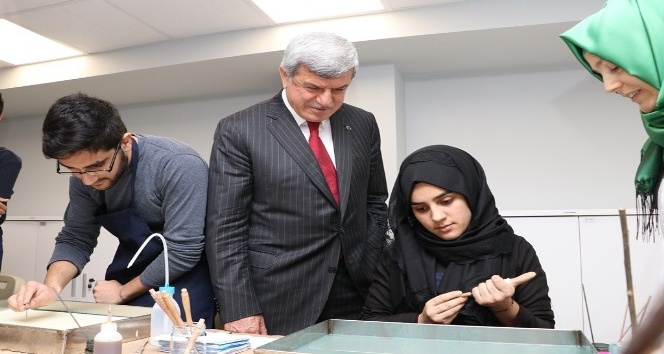Başkan Karaosmanoğlu’ndan Gebze Akademi Lisesi’ne sürpriz ziyaret
