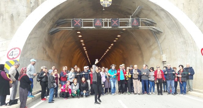 Turkuaz Grubu gönüllüleri Melleç Tüneli ve viyadüğünü gezdi
