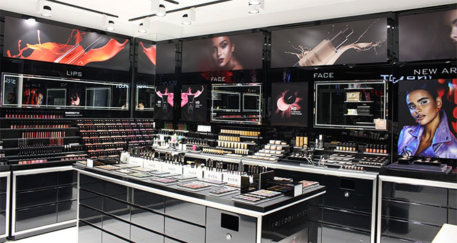 Polonyalı kozmetik markası ‘Inglot’, yeni mağazasını Başkent’te açtı
