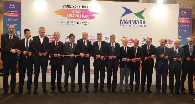 Başkan Karaosmanoğlu, Yerel Yönetimler Kitap ve Kültür Fuarı’na katıldı