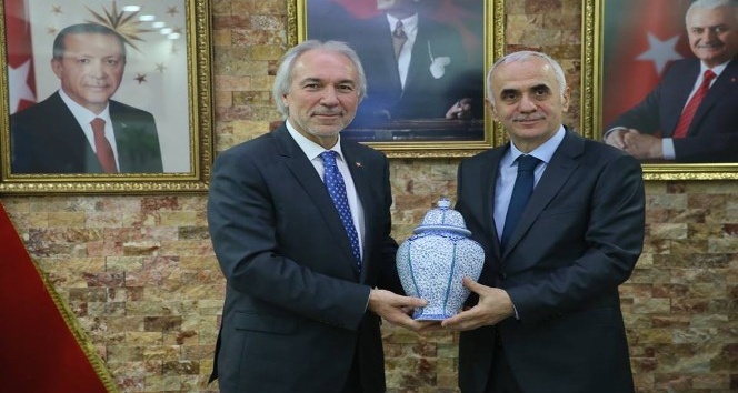 Erol Kaya: Başarılı çalışmalarından dolayı Kamil Saraçoğlu ve ekibini tebrik ediyorum