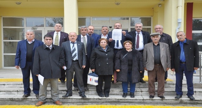 CHP İlçe Başkanı Erayhan mazbatasını aldı
