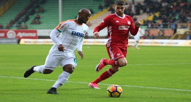 Süper Lig: Alanyaspor: 0 - Sivasspor: 0 (İlk yarı)