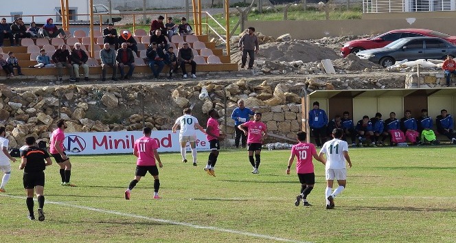 İzmir Süper Amatör Lig: Foça Belediyespor: 0 - Bornova 1881: 0