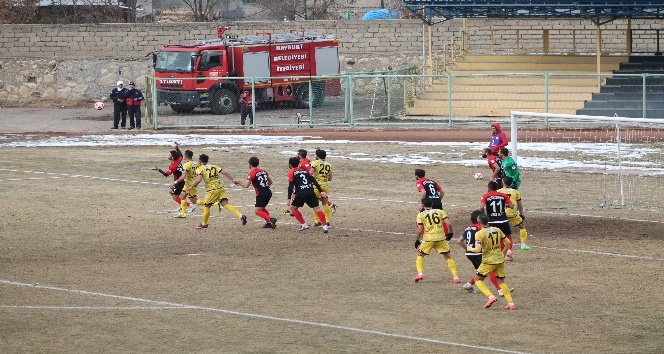 TFF 3. Lig- Bayburt Grup İl Özel İdare ve Gençlik Spor:0- Orhangazi Belediyespor:3