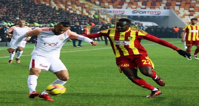 Süper Lig: Evkur Yeni Malatyaspor:2 -Galatasaray: 0 (İlk Yarı)