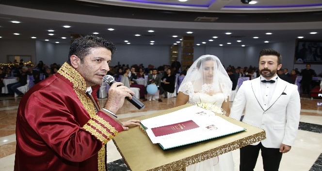 Döşemealtı Belediyesi bu yıl 372 çifte nikah kıydı