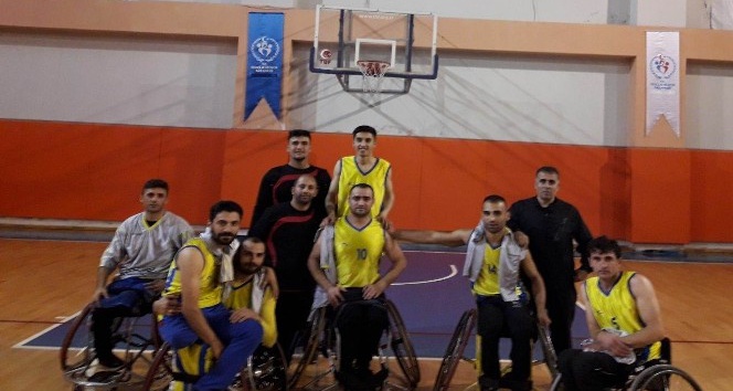 Vanlı engelliler İzmir ekibini farklı mağlup etti