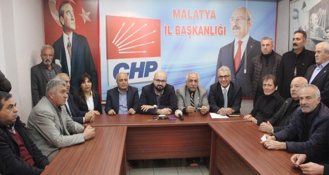CHP’de 13 ilçe başkanından Enver Kiraz’a destek