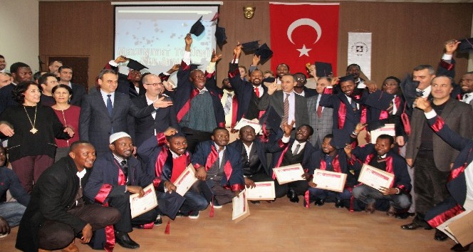 Ganalı öğretmen adayları mezun oldu