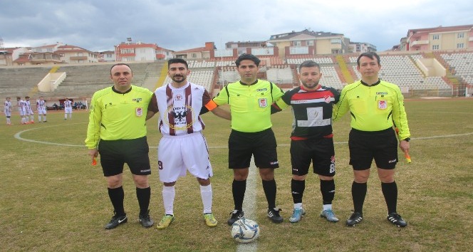Bilecikspor’dan maçın hakemi Mehmet Karagöz ve triosuna tepki