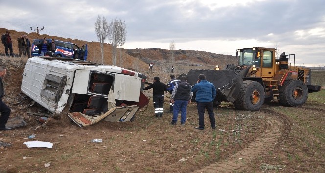 Yozgat’ta rehabilitasyon servisi devrildi: 13 yaralı
