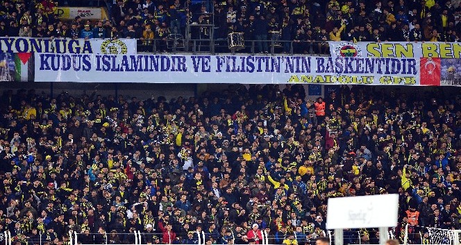 Fenerbahçe tribünlerinden Kudüs’e destek