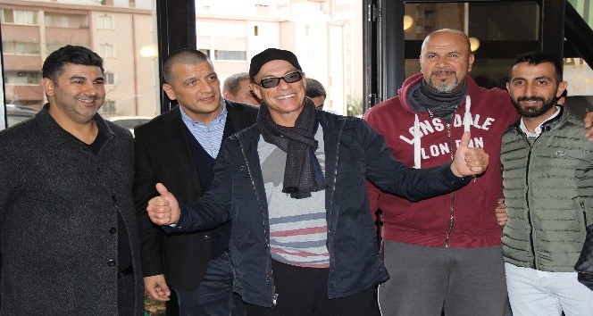 Van Damme Kocaeli’de açacağı spor salonu inceledi