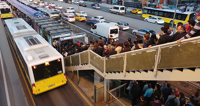 &#039;İstanbul Kart&#039; metrobüs yankesicilerini ele verdi