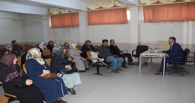 Karaman’da velilere spor ve çocuk konusu anlatıldı