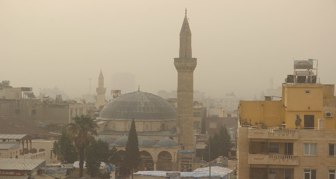 Suriye üzerinden gelen kum ve toz fırtınası Kilis’te etkili oldu