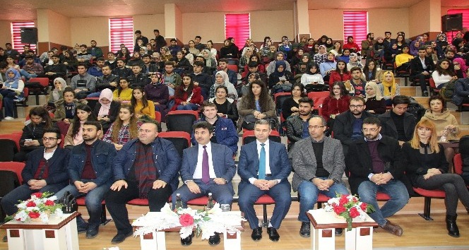 “Dilimiz Bayrağımızdır” Konferansı