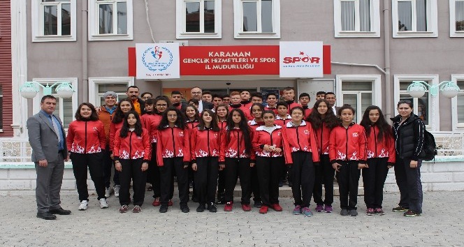 Karaman hentbol takımı Adana’ya gitti