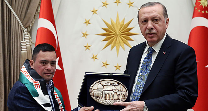 Cumhurbaşkanı Erdoğan, down sendromlu Filistinli Muhammed et-Tavil&#039;i kabul etti
