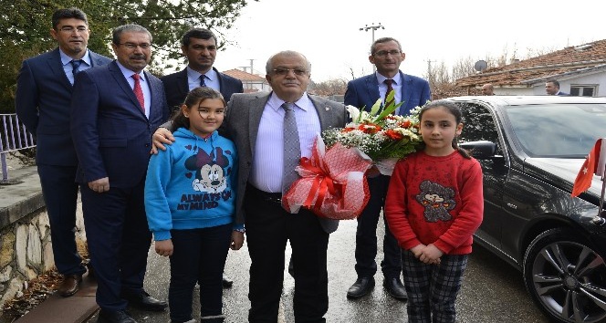 Vali Necati Şentürk: “Göçmen çocukların eğitimlerini önemsiyoruz”