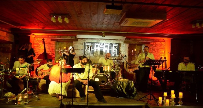 Efes Bandosu’ndan  Kuşadası’nda ’Antik Çağın Yansımaları’ konseri