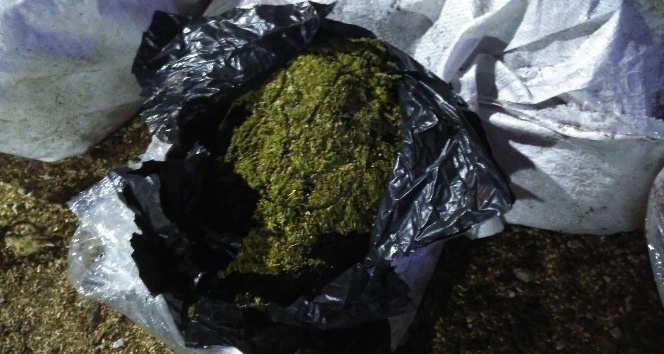 Şüphe üzerine durdurulan kamyondan 140 kilo esrar çıktı