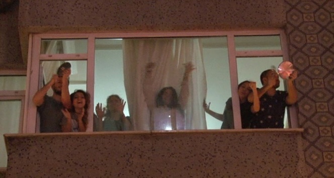 2017’ye tencere ve tava çalarak girdiler