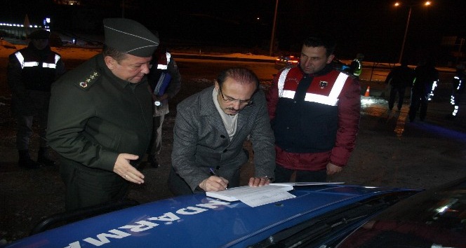 Vali Yurtnaç, emniyet ve jandarma personelinin yeni yılını kutladı