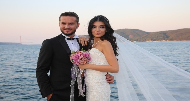 Çiftin bebekleri özel günde dünyaya geldi