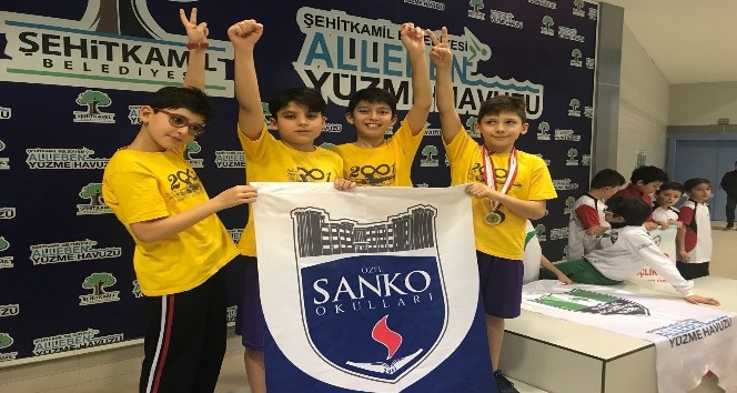 Kurtuluş günü yüzme yarışları