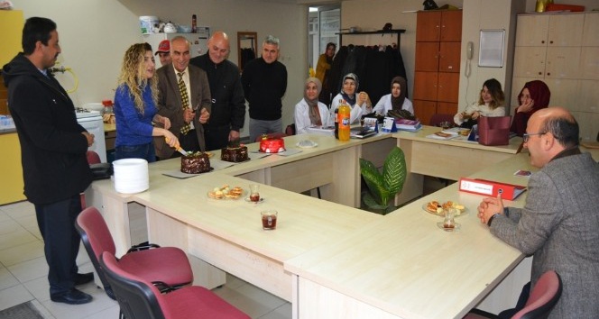 Öğretmenlere sürpriz yaş günü