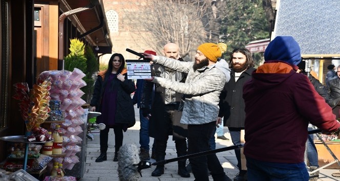 İnegöl Belediye Başkanı ‘Bordo Bereliler Afrin’ filminin setini ziyaret etti