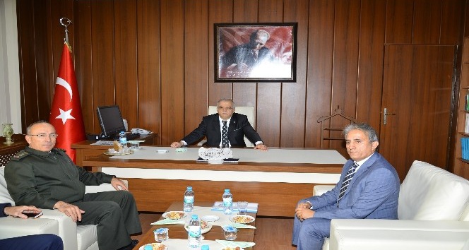 Vali Şentürk, Mucur Kaymakamlığını ziyaret etti