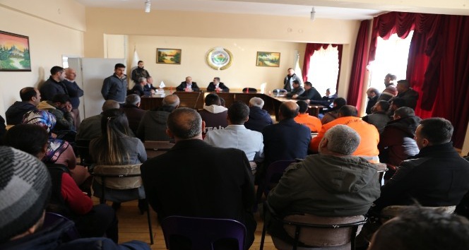 Başkan Vekili Çetin, belediye çalışanlarıyla bir araya geldi
