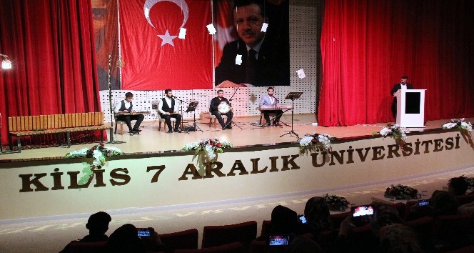 Öğrencilerden şiir dinletisi