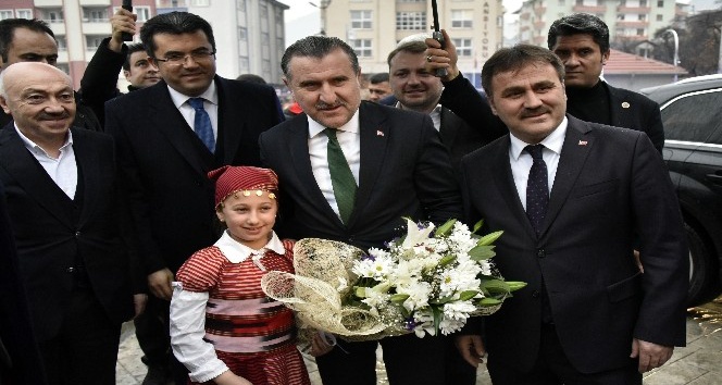 Gençlik ve Spor Bakanı Osman Aşkın Bak Gümüşhane’de