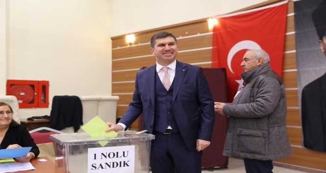CHP Burdur İl Başkanlığına Osman Gök seçildi