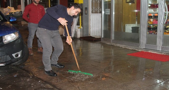 Ardahan’da Aralık ayında yağan yağmur şaşırttı