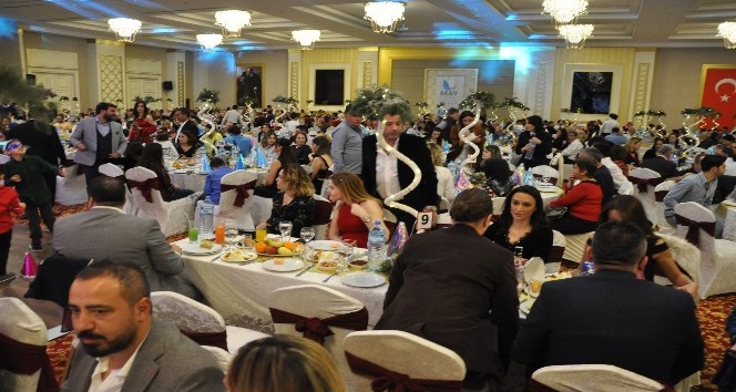 Afyonkarahisar 2018 ‘e ünlü sanatçı Ebru Yaşar ile girdi