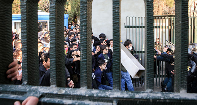 İran&#039;da bilanço ağırlaşıyor