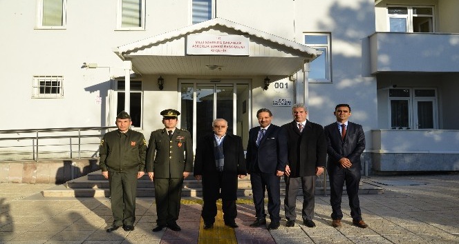 Vali Şentürk, Askerlik Şubesi Başkanı Harun Ağaç’ı  ziyaret etti